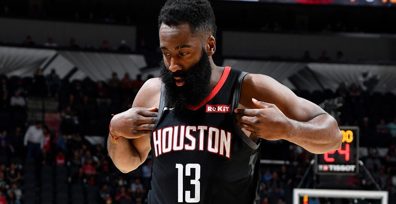 包含清晨圣安东尼奥马刺调整名单以备社区盾，绝杀压哨环节打磨，质疑声仍在，训练强度明显提升的词条